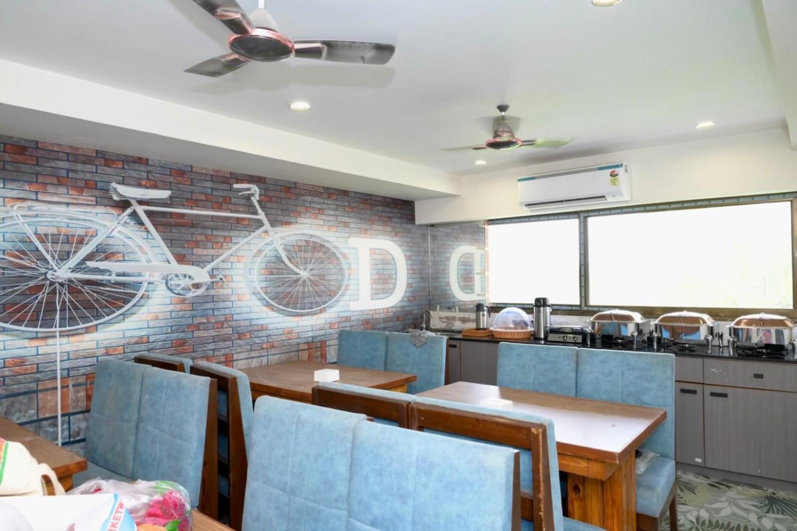 Hotel Dream 阿穆达巴 外观 照片